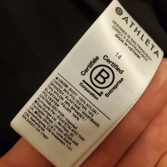 NWT Athleta "Apres Ski" Quilted mini short. Black. Size 14. Plus size. - Picture 6 of 13